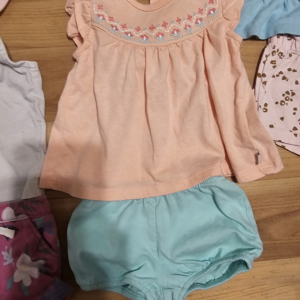 Baby clothes bundle - Picture 14 of 14